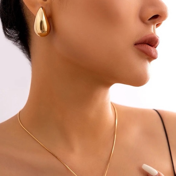 Gold Water Drop Stud Earrings*Teardrop Earrings*High Gloss Design*Lightweight - Picture 3 of 6